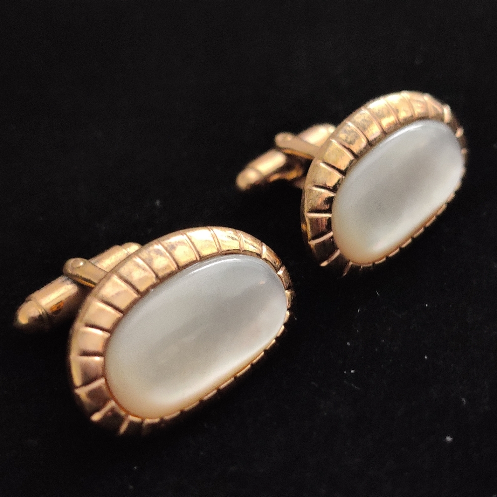 Vintage Elegant Mother of Pearl Cufflinks